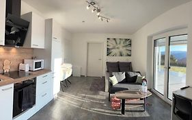 Cozy Hilltop Stay In Weikersheim